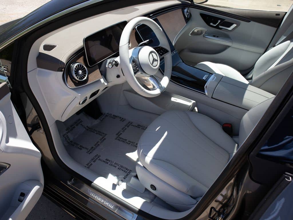 2024 Mercedes-Benz EQE 350 Sedan 4MATIC® - Image 4